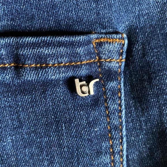 Tricot Button Fly Distressed Hem Jeans - Picture 5 of 9